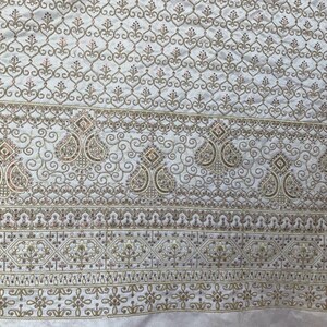Tissu cobra brodé blanc, jupes bohèmes, chemin de table, courtepointe artistique, sacs brodés - tissu indien