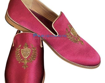 Mens Maroon Velvet Embroidered Mojari Wedding Shoes Royal Slip On Loafer | Paridhanin.