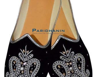 Mens Black Velvet Embroidered Mojari Wedding Shoes Traditional Jutti | Paridhanin