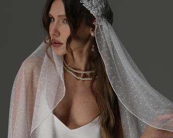 Romantic Juliet Cap Wedding Veil with Lace Appliqués – Single Tier Bridal Veil