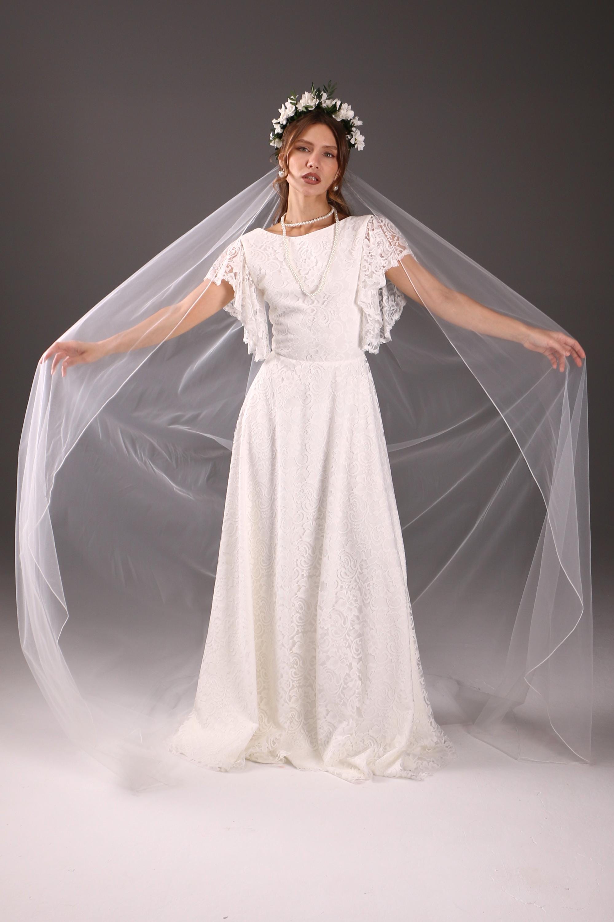 Ivory Chapel Length Veil – 90\