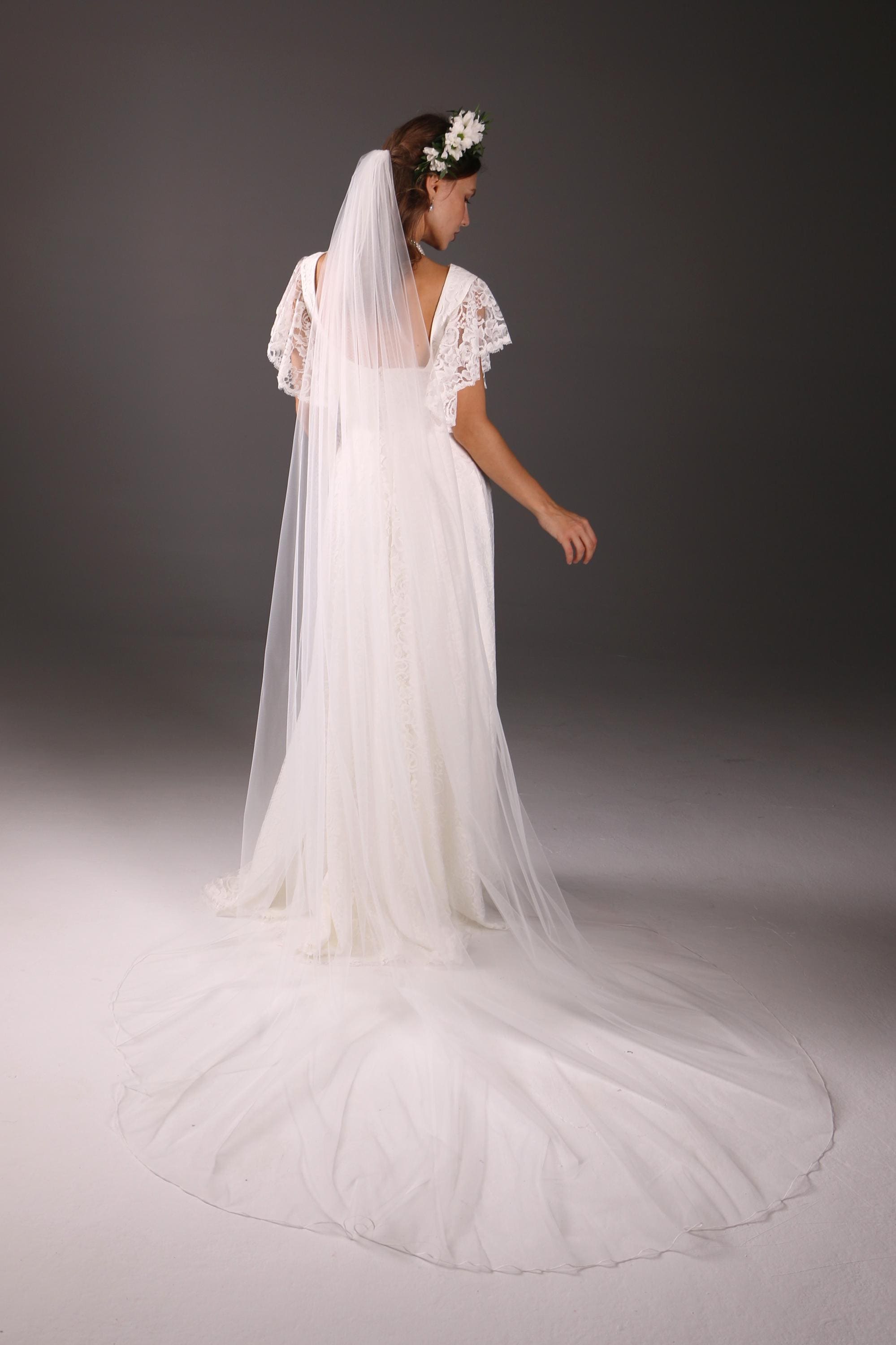 Light Ivory Chapel Wedding Veil: Soft Tulle, Pencil Edge - Etsy display picture 1