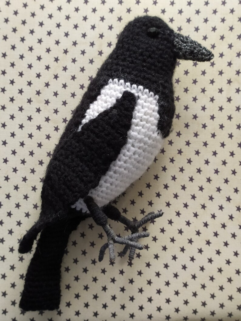 Magpie crocheted Knitted bird knit bird Knitted birds Bird Etsy