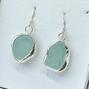 Boucles d'oreilles en argent sterling avec lunette ouverte en verre de mer écossais Écume de mer image 2