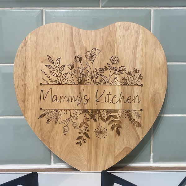 Personalised chopping board, heart bamboo chopping board, new home gift, wedding gift, Mother’s Day gift