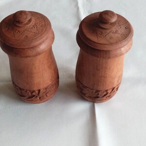 Vintage Set 2 cajas de madera con tapa, cajas altas de patrones florales tallados a mano con tapa, regalo vintage