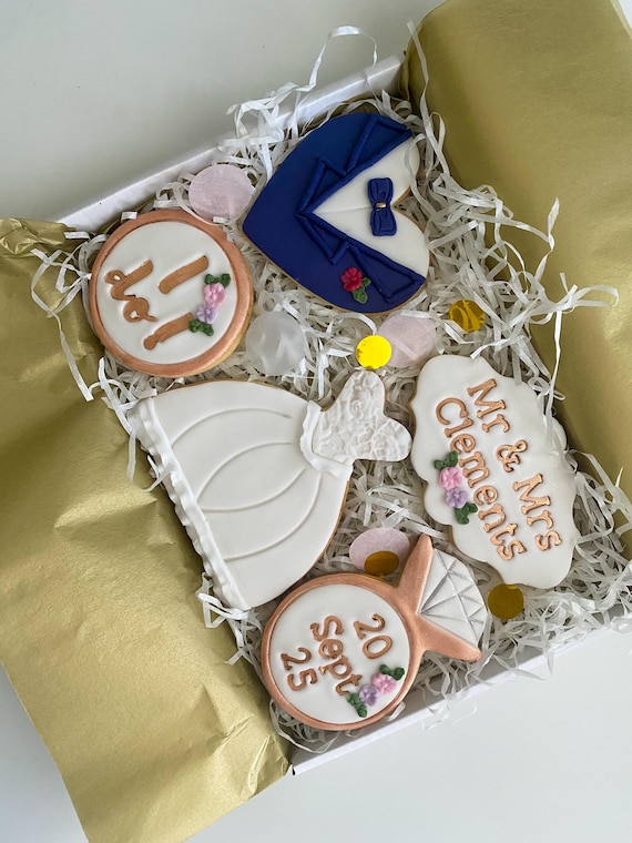 Wedding cookies | Personalised Wedding Biscuits | wedding gifts | personalised wedding gifts | Personalised wedding cookies | wedding