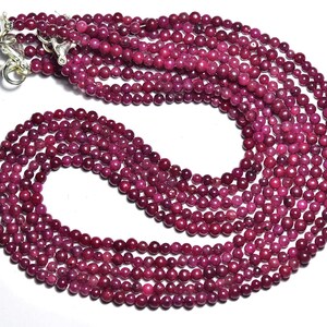 Vackra runda rubinpärlor - 40 cm - Naturligt vackert halsband med släta runda kulpärlor och hummer - Storleken är 3 - 4 mm #1344