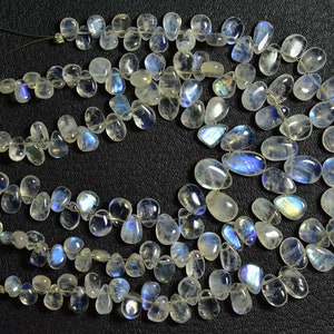 Briolettes met regenboogmaansteen - 7 inch - natuurlijke gladde regenboogmaansteenpeerbriolettes - maat is 4 x 6-6 x 8 mm #1349