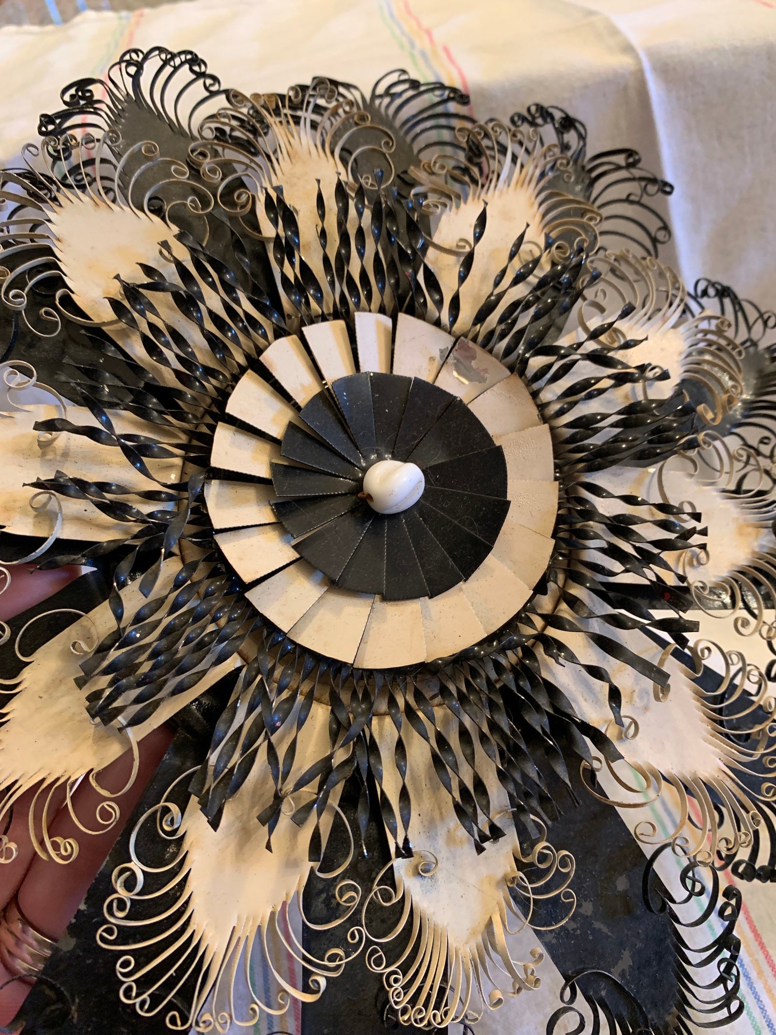 VTG Folk Art Tin Can Flower Wall Hanging Etsy