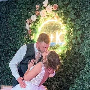 Circle Custom Initials Sign, Wedding neon sign, Wedding Sign, Custom Neon Signs, LED Neon Sign, Modern Wedding Party Decor, Engagement Gift