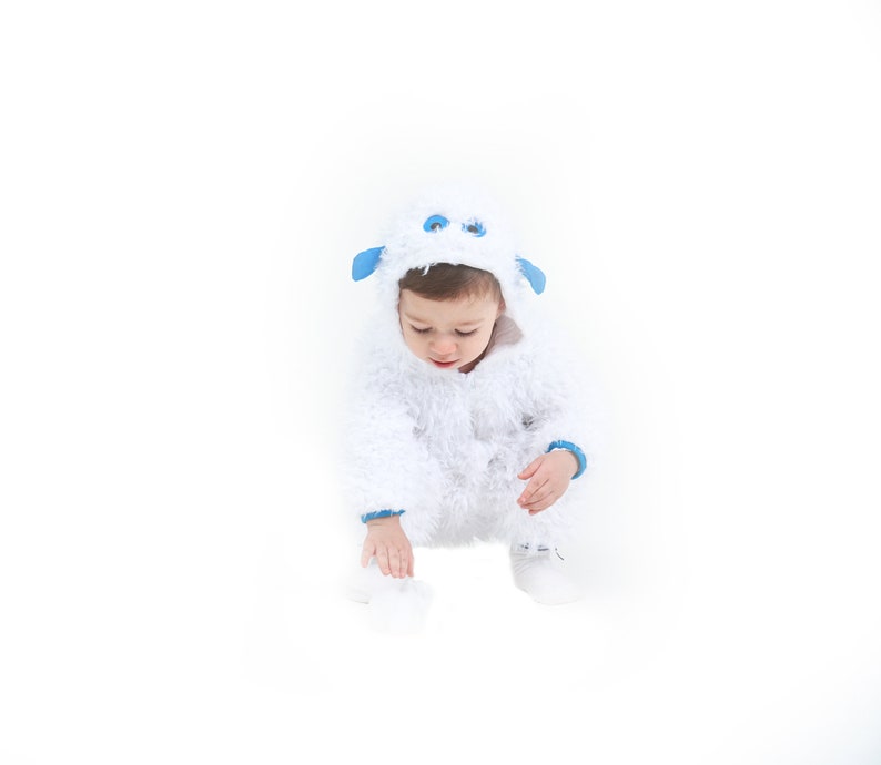 Baby Yeti Big Foot Abominable Onesie Body Suit perfect for winter zdjęcie 2