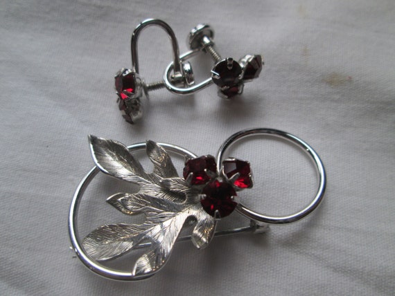 CC Sterling Leaf Modern Ruby Red Brooch Screw Bac… - image 3