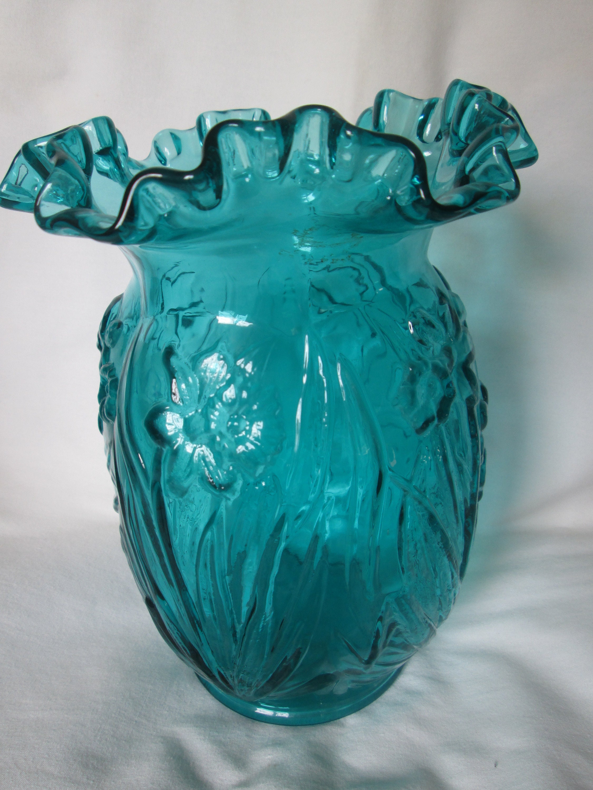 Fenton Glass Teal Blue Daffodil 8