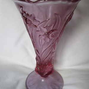 Fenton Glass Dusty Rose Daffodil Vase
