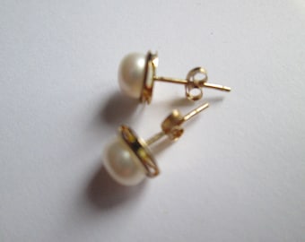 14k Gold Pearl 4mm Stud Earrings