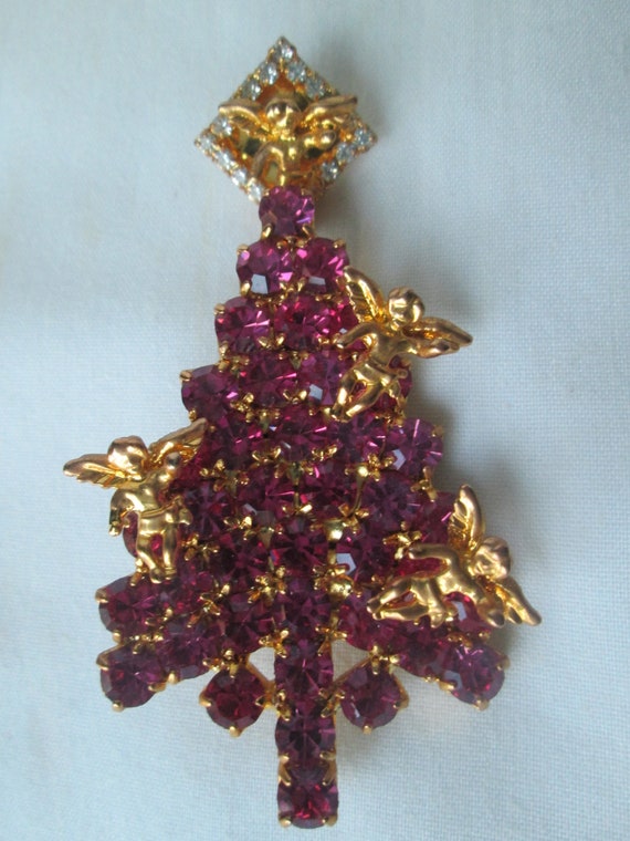 Vasari Christmas Tree Brooch Angels Fuchsia Pink Gold Plated