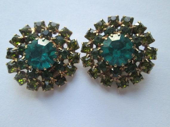 1950s Green Rhinestone Cluster Clip Earrings - image 1