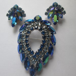Juliana For Sarah Coventry Blue Rhinestone Brooch SET