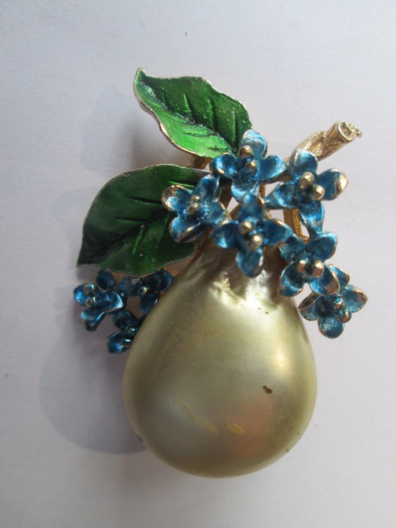 1940s Signed ART Baroque Pearl Enamel Fruit Pear B