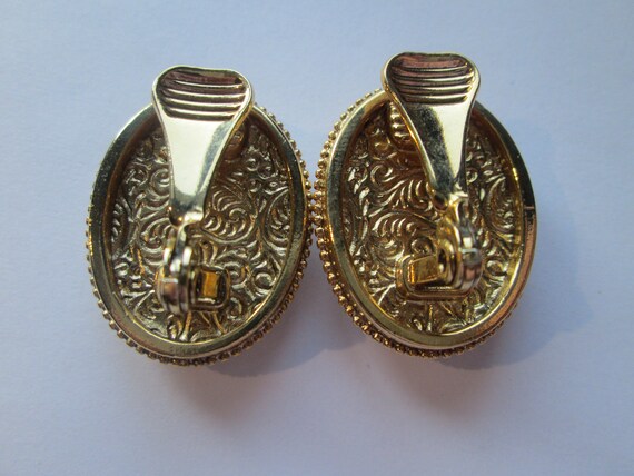 Vintage 1928 Cameo Large Clip Earrings - image 2