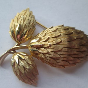 MINT Crown Trifari Flower Gold Tone Brooch image 1