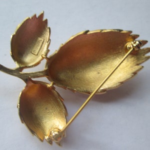 MINT Crown Trifari Flower Gold Tone Brooch image 2