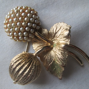 Gold Tone Seed Pearl Flower Leaf Brooch
