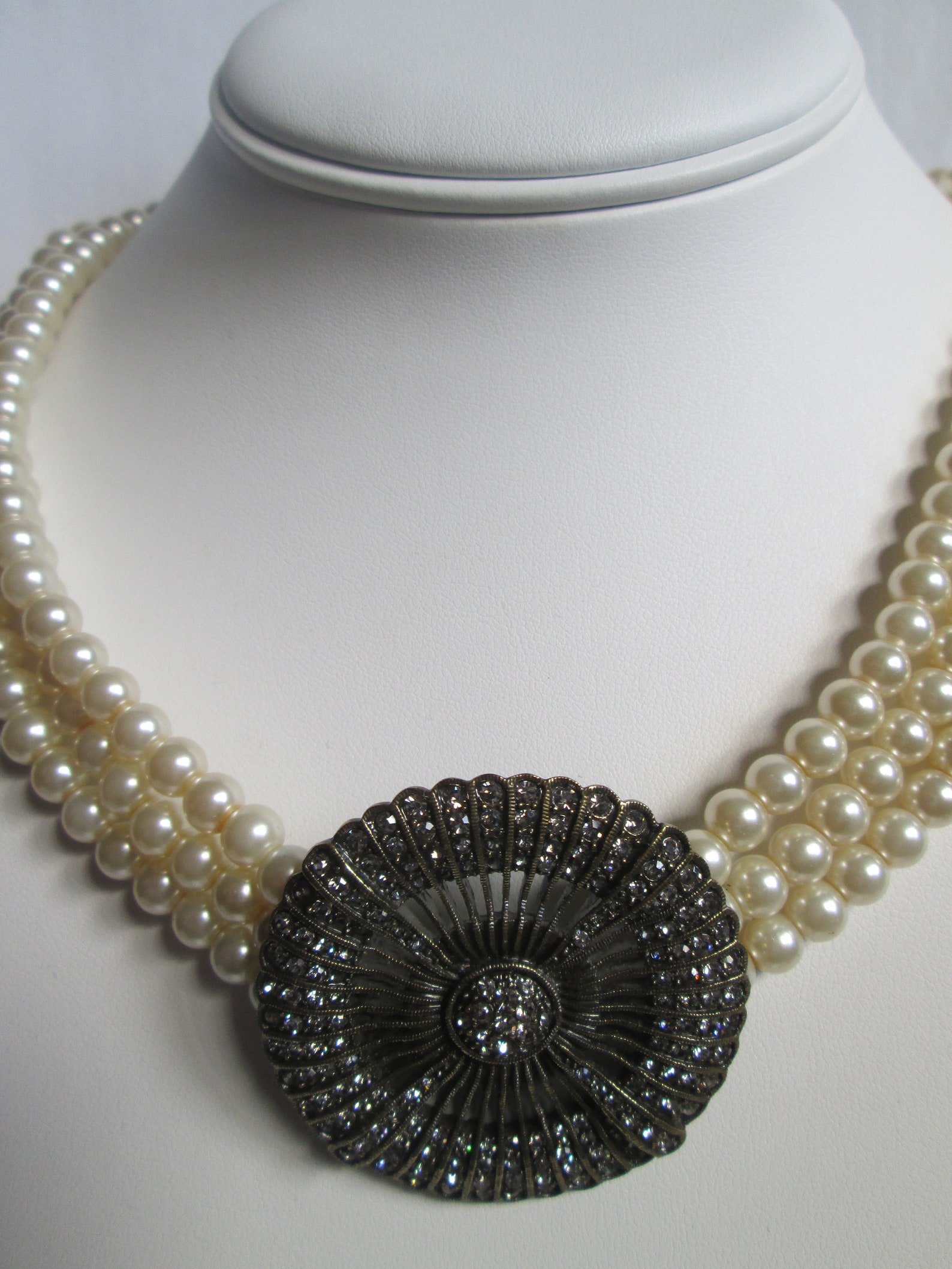 Heidi daus pearl necklace Clearance