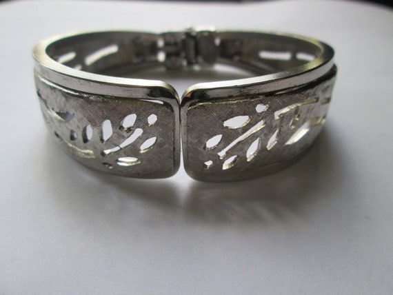 Elizabeth Morrey Silver Tone Clamper Bracelet - image 2