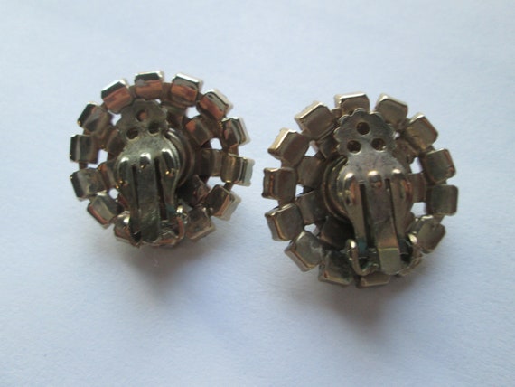 1950s Green Rhinestone Cluster Clip Earrings - image 2