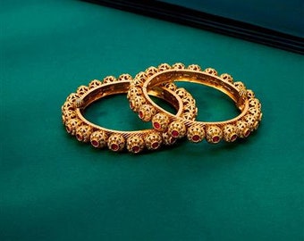 Brazaletes de oro mate que se abren/Pacheli/Kada/Brazaletes de oro/Brazaletes indios/Joyas de templo/Joyas de boda indias/Brazaletes de rubí/Joyas Amrapali