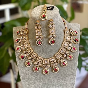 Polki Necklace Set with Tikka /Kundan Choker/ Pakistani jewelry/ Indian jewelry/ Indian necklace/ Pakistani Choker /Sabyasachi/Green/ red