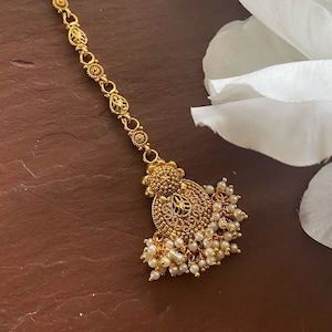 Gold Maang tika /Indian Maangtikka/Guttapusalu tikka/ Bollywood jewelry/Matha Patti/ Gold maang tikka/ Indian jewelry/Temple jewelry image 1