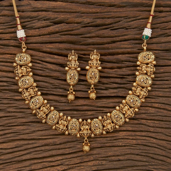 Matte Gold Choker Necklace temple 