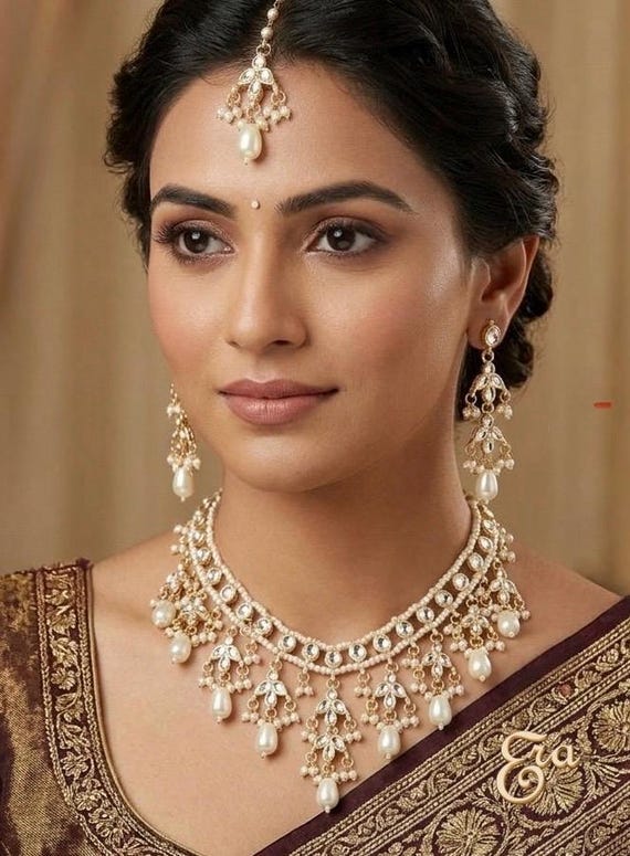 Delicate Kundan Choker Necklace, Matte Gold Indian Jewelry/White Pearl Kundan Necklace Set/tikka/Indian wedding jewelry/Bridal necklace set
