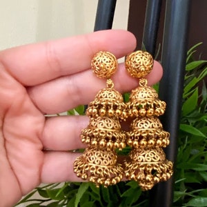 Jhumkas/ Indian Earrings / Gold Jhumka Earrings / Kundan Earrings / Pearl Jhumki / Jumki / Gold cluster dangle Earrings/ Yellow gold Jumki