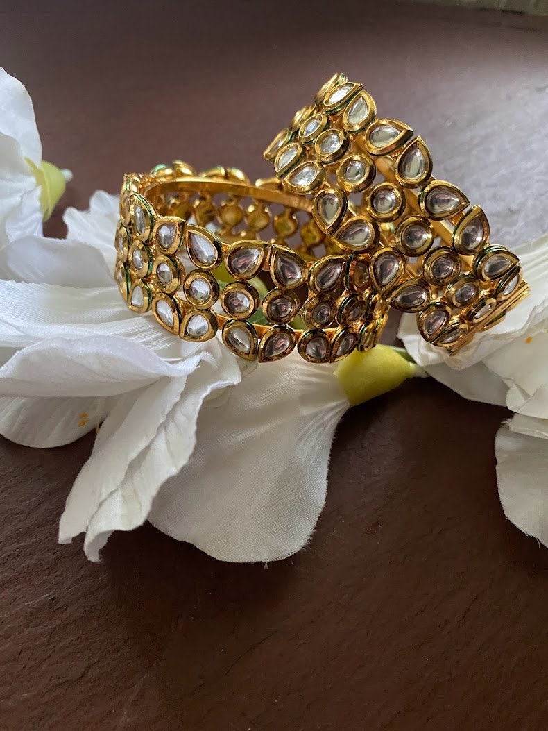 Maharashtrian sale bangles design
