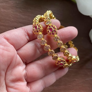 Bracelets en rubis / Bracelets en zircon cubique / Bracelets indiens / Bracelets en diamants / Bracelets de mariée / Bijoux pakistanais / Bijoux en or 1 gramme