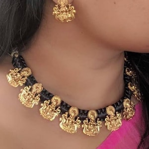 Temple Necklace/Indian jewelry/Matte Gold Necklace/Red choker set/Indian necklace set/Temple Jewelry/Silk Thread Necklace/Amprapali Necklace