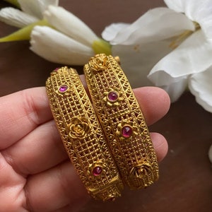 Openable Antique Gold  Ruby bangle  Indian Jewelry/ Indian Kada/ Gold kada / kundan kada / Bollywood Jewelry/Indian wedding/kangan/pakistani