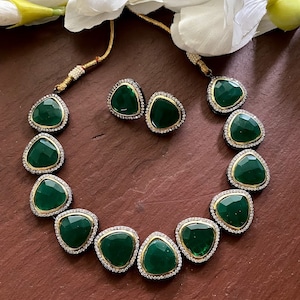 Emerald Green diamond choker/Victorian Choker Necklace/Kundan choker/ Indian choker/ White Choker/Indian wedding jewelry/Sabyasachi Necklace