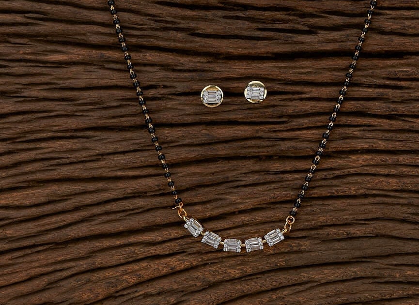 Delicate mangalsutra shop designs in gold
