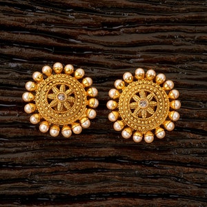 Bollywood Pearl Stud Earrings/Indian Studs/Indian Earrings/Indian Jewelry/Kundan Studs/Sabyasachi studs/Bridal Jewelry/Indian wedding