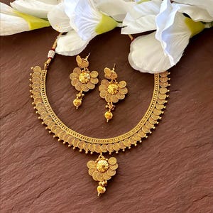 Gold Necklace /Indian Gold Necklace Set/ Indian Choker/ kundan Necklace /Temple necklace /temple jewelry/  Indian jewelry