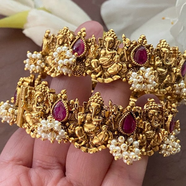 Bracelets en or mat réapprovisionnés/bracelets indiens/joncs kada/rubis/bijoux de temple/bracelets kemp/bracelets Ganesha/bijoux de l'Inde du Sud/Guttapusalu
