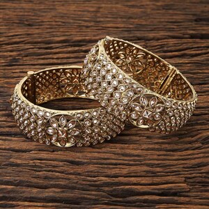 Pakistani gold clearance bangles design 2018