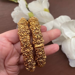 Gold Bangles/Indian Bangles/Antique gold Kada/floral bangles/temple jewelry/Amrapali bangles/ bangles/south indian jewelry/ Pacheli