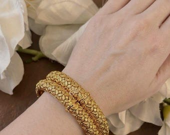 Brazaletes antiguos de filigrana chapados en oro que se pueden abrir / Kada indio / Brazaletes de novia / Boda india / Joyería pakistaní / Joyería de templo del sur de la India