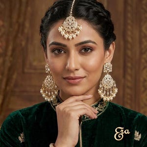 Kundan Tikka and Earrings Set: Indian Wedding Jewelry